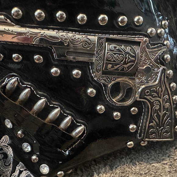 Black pleather gun purse - Picture 2 of 5